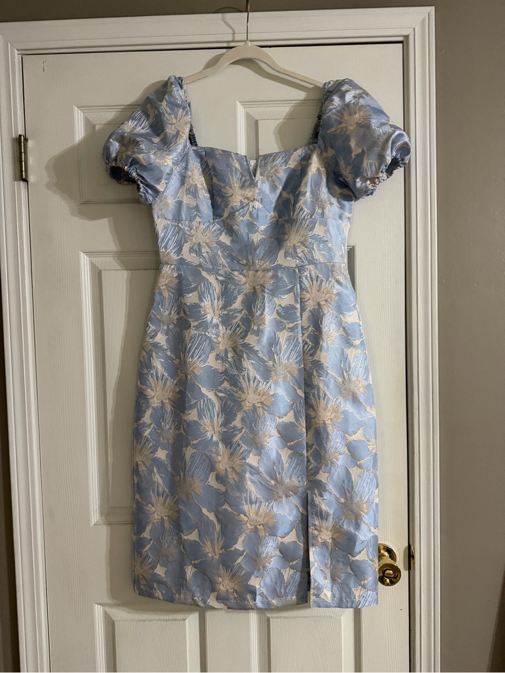 JJs House Light Blue and Cream Puff Sleeve Floral Dress